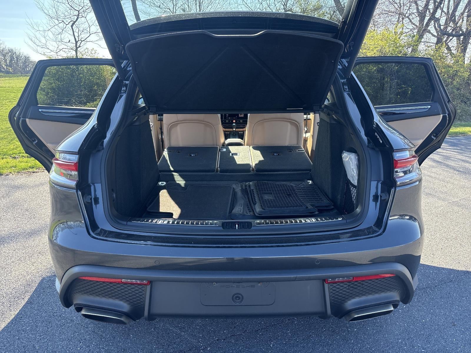 2025 Porsche Macan AWD