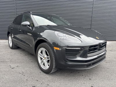 2025 Porsche Macan AWD