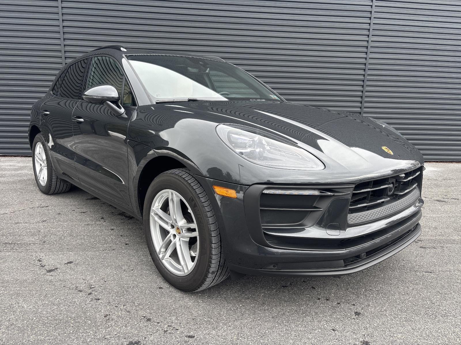 2025 Porsche Macan AWD