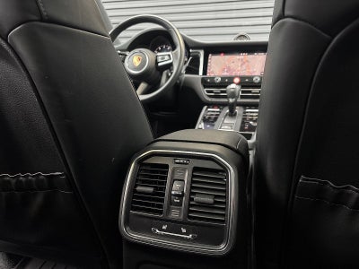 2024 Porsche Macan AWD