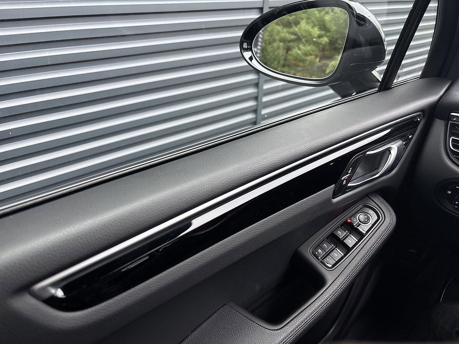 2024 Porsche Macan AWD