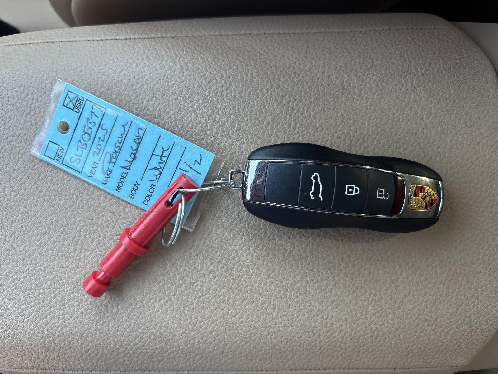 2025 Porsche Macan T AWD