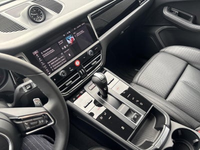 2026 Porsche Macan T AWD