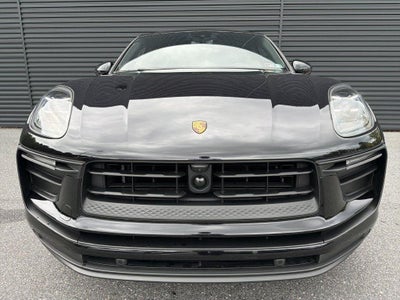 2026 Porsche Macan AWD
