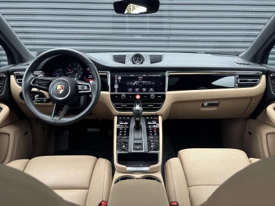 2025 Porsche Macan AWD