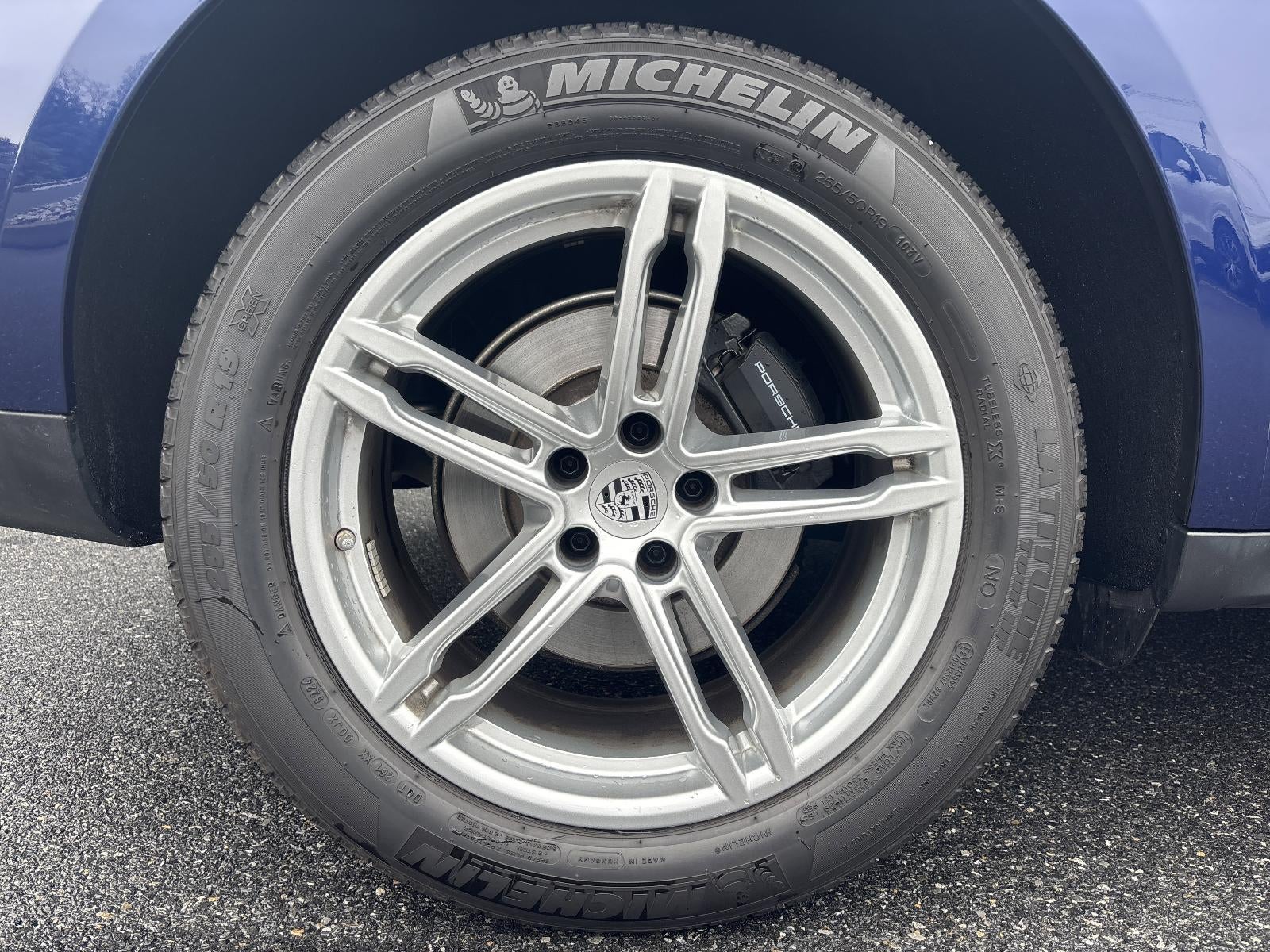 2025 Porsche Macan AWD