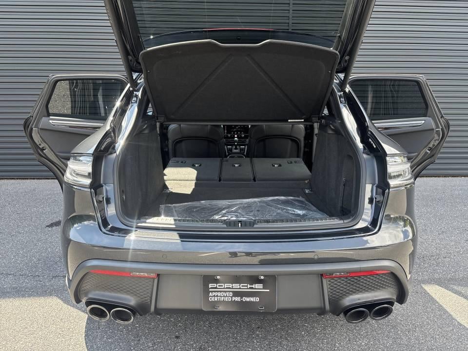 2026 Porsche Macan AWD