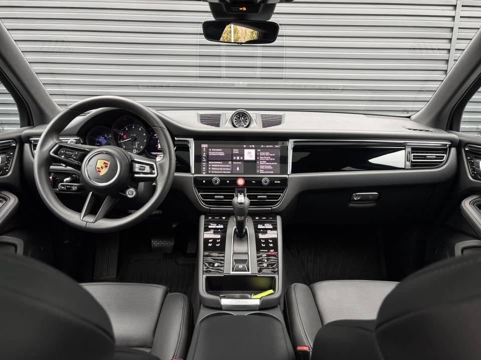 2026 Porsche Macan AWD