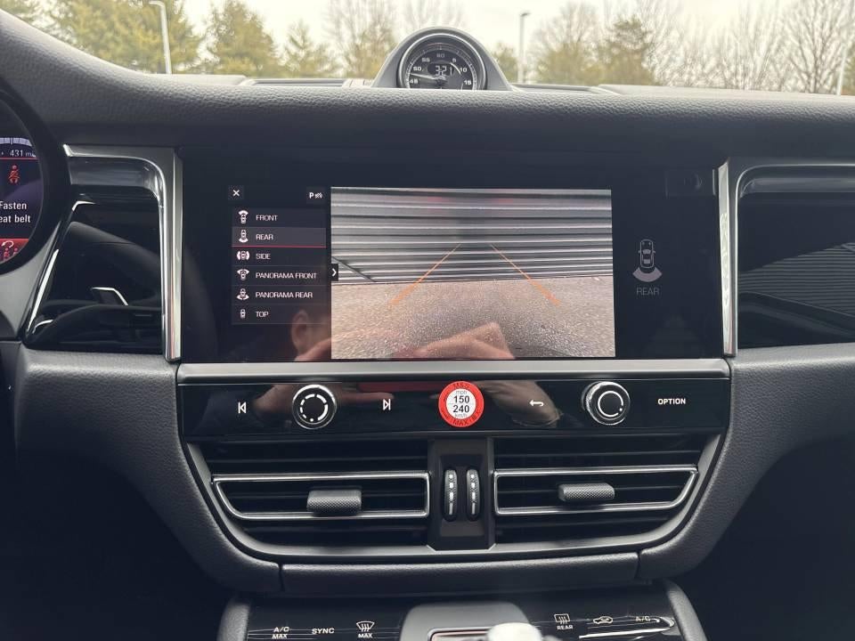2026 Porsche Macan AWD