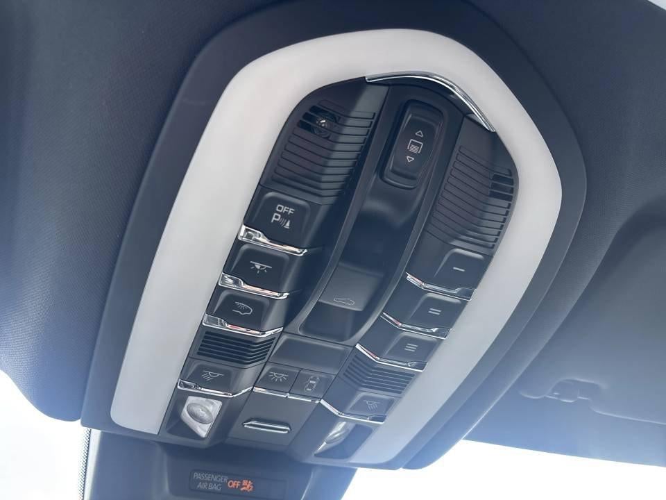 2026 Porsche Macan AWD