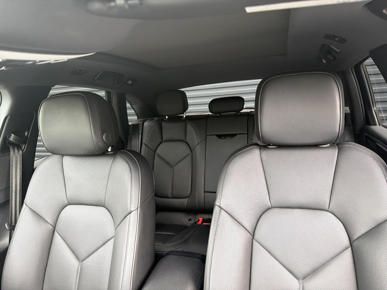 2026 Porsche Macan AWD