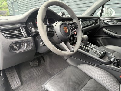 2026 Porsche Macan AWD