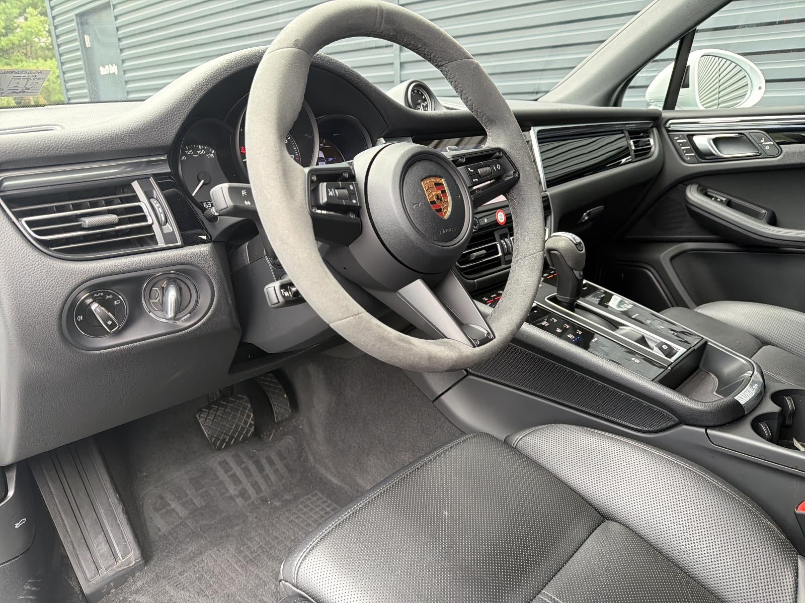 2026 Porsche Macan AWD