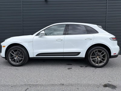 2026 Porsche Macan AWD