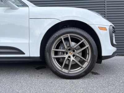 2026 Porsche Macan AWD