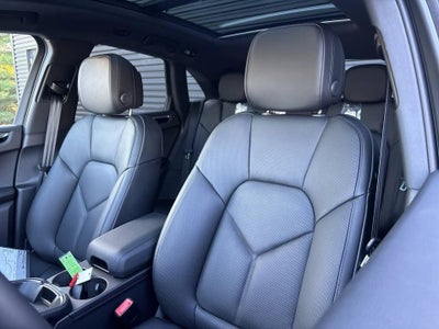2026 Porsche Macan AWD