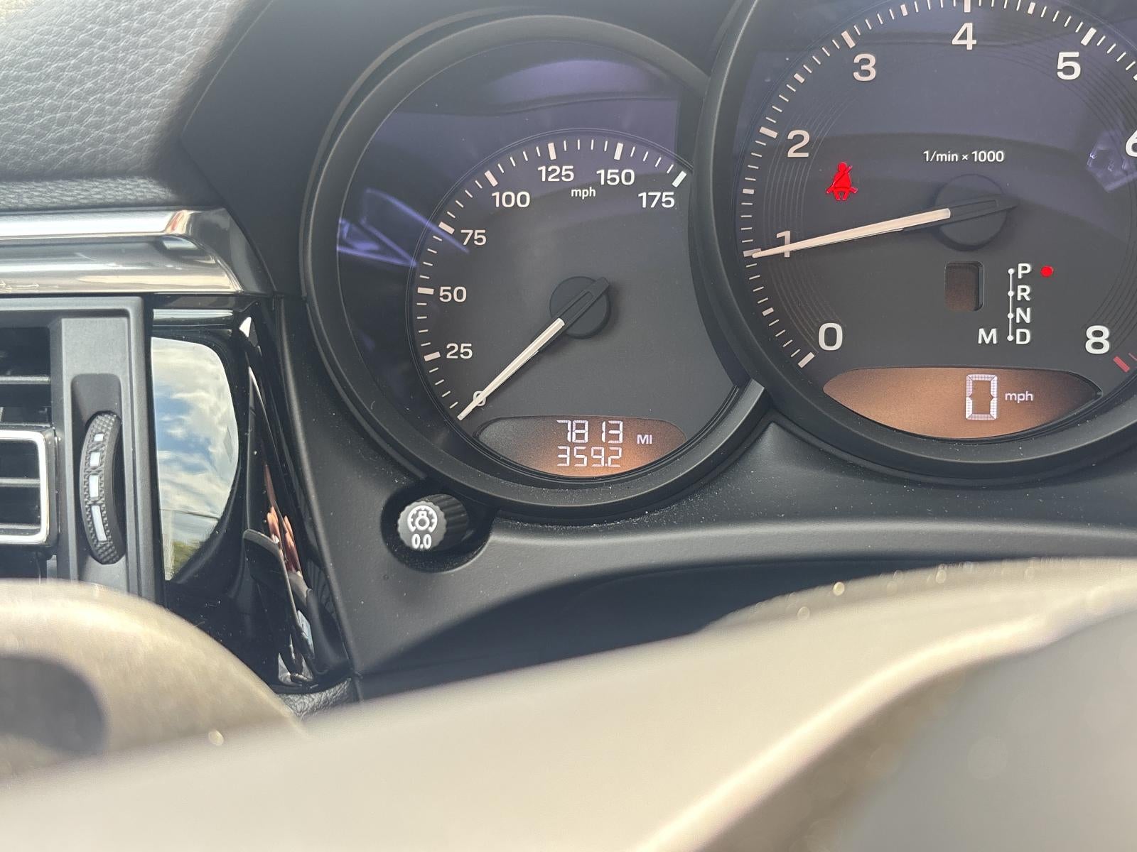 2026 Porsche Macan AWD
