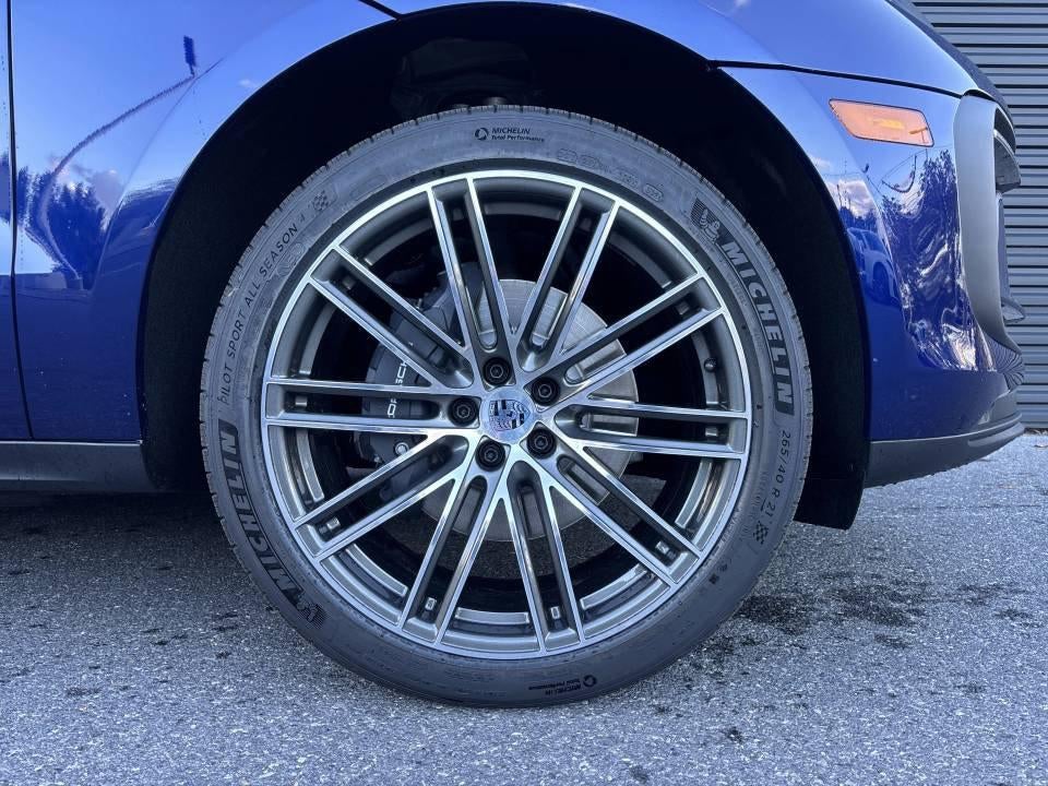 2026 Porsche Macan AWD