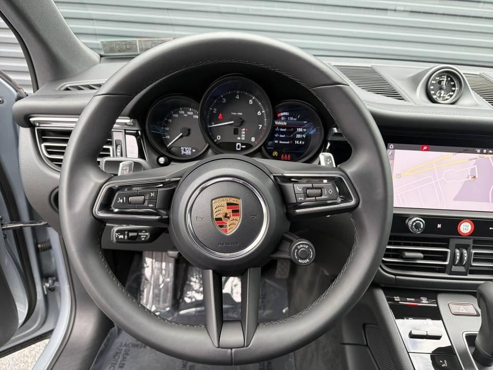 2026 Porsche Macan AWD