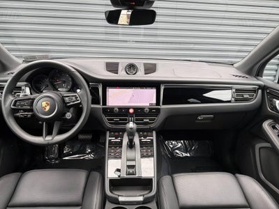 2026 Porsche Macan AWD