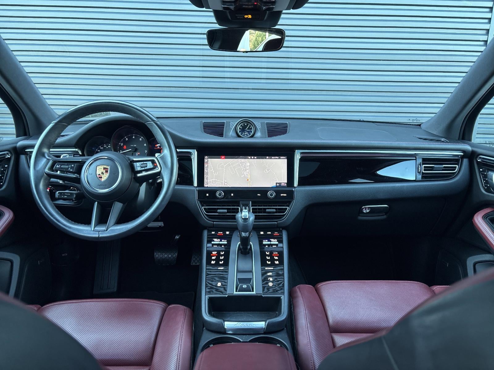 2022 Porsche Macan AWD