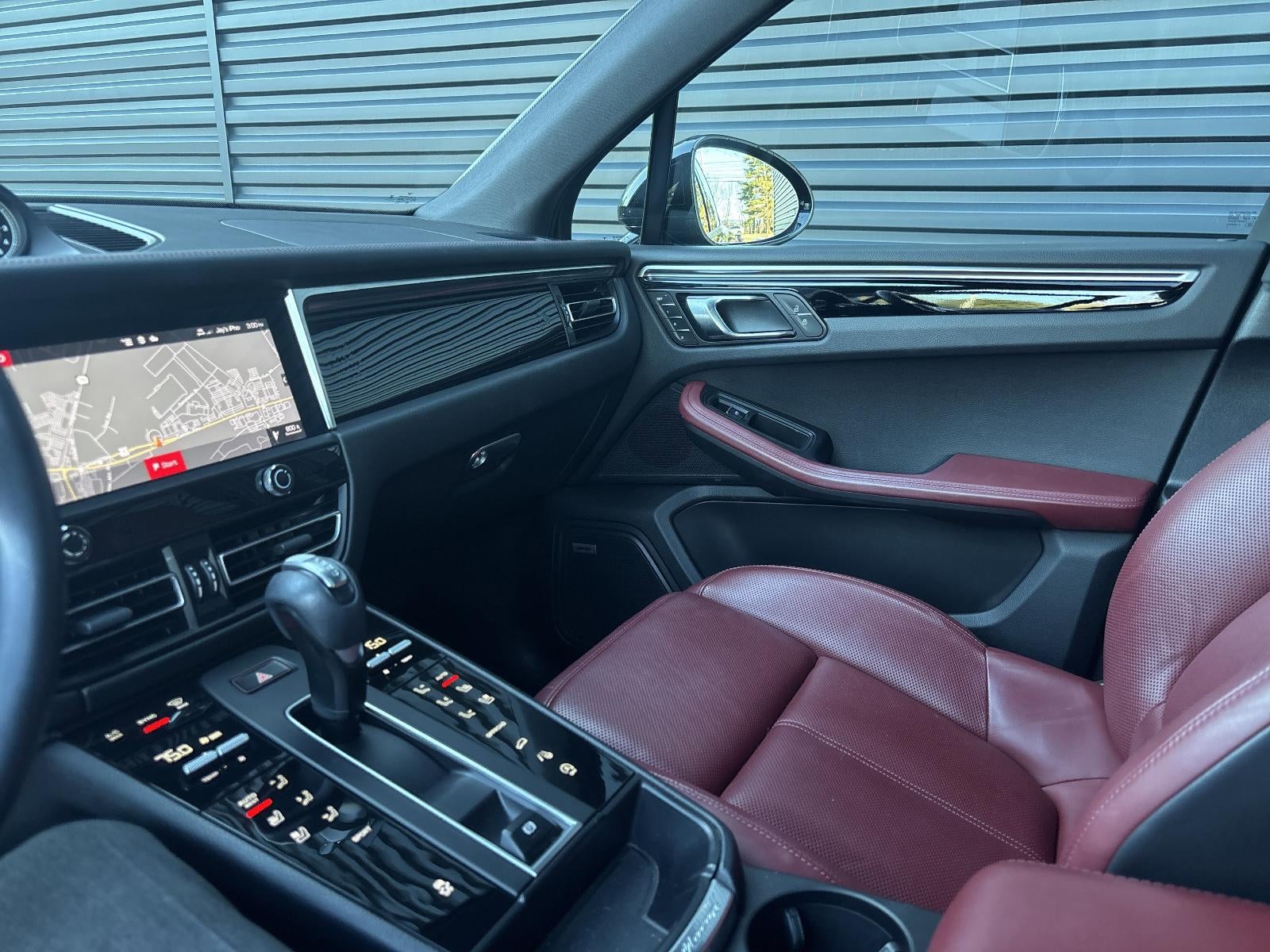 2022 Porsche Macan AWD