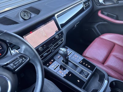 2022 Porsche Macan AWD