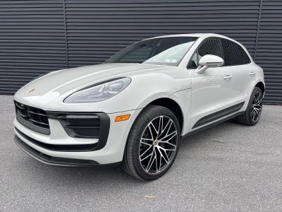 2025 Porsche Macan AWD