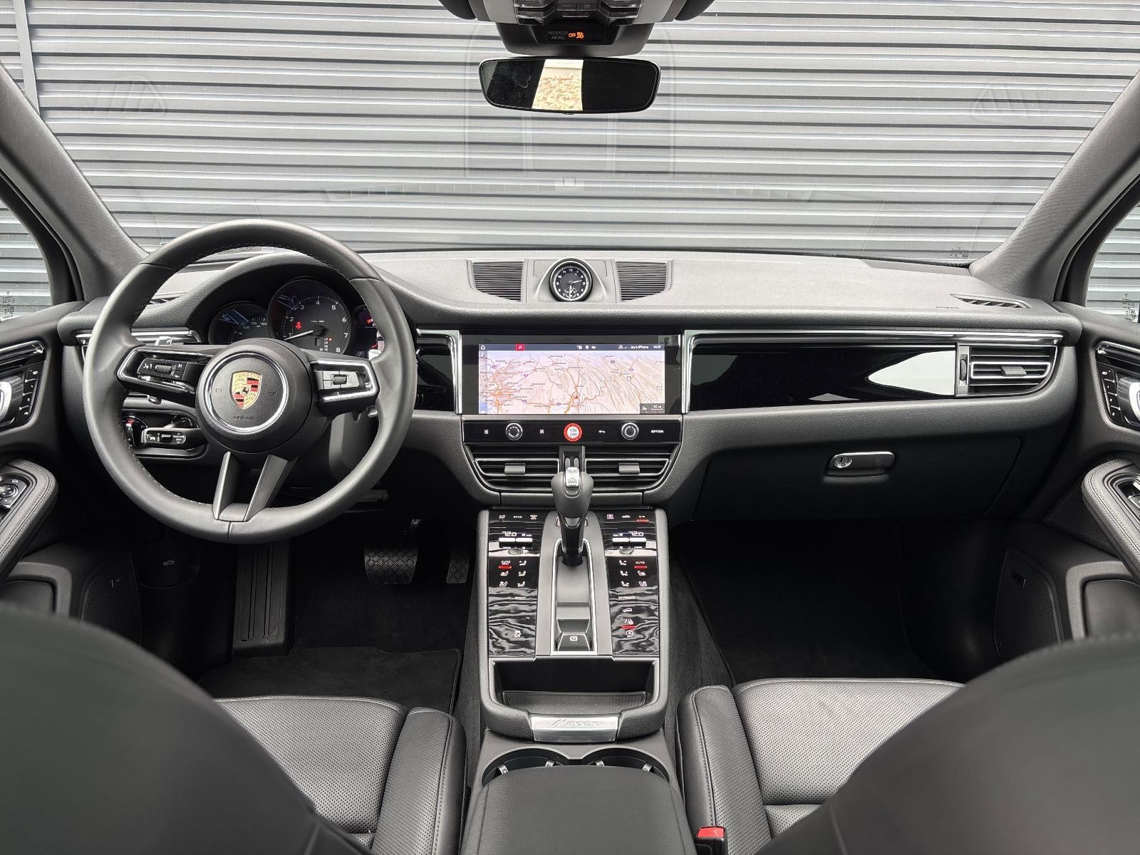 2025 Porsche Macan AWD