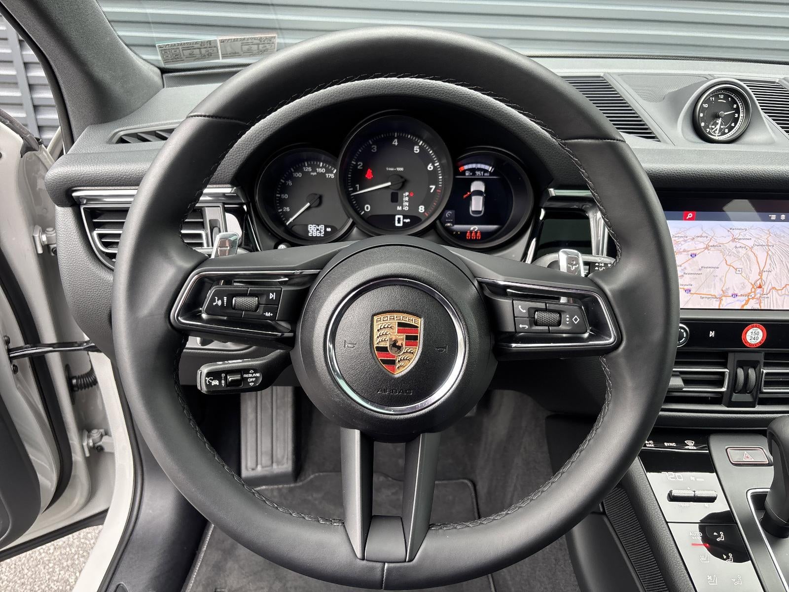 2025 Porsche Macan AWD