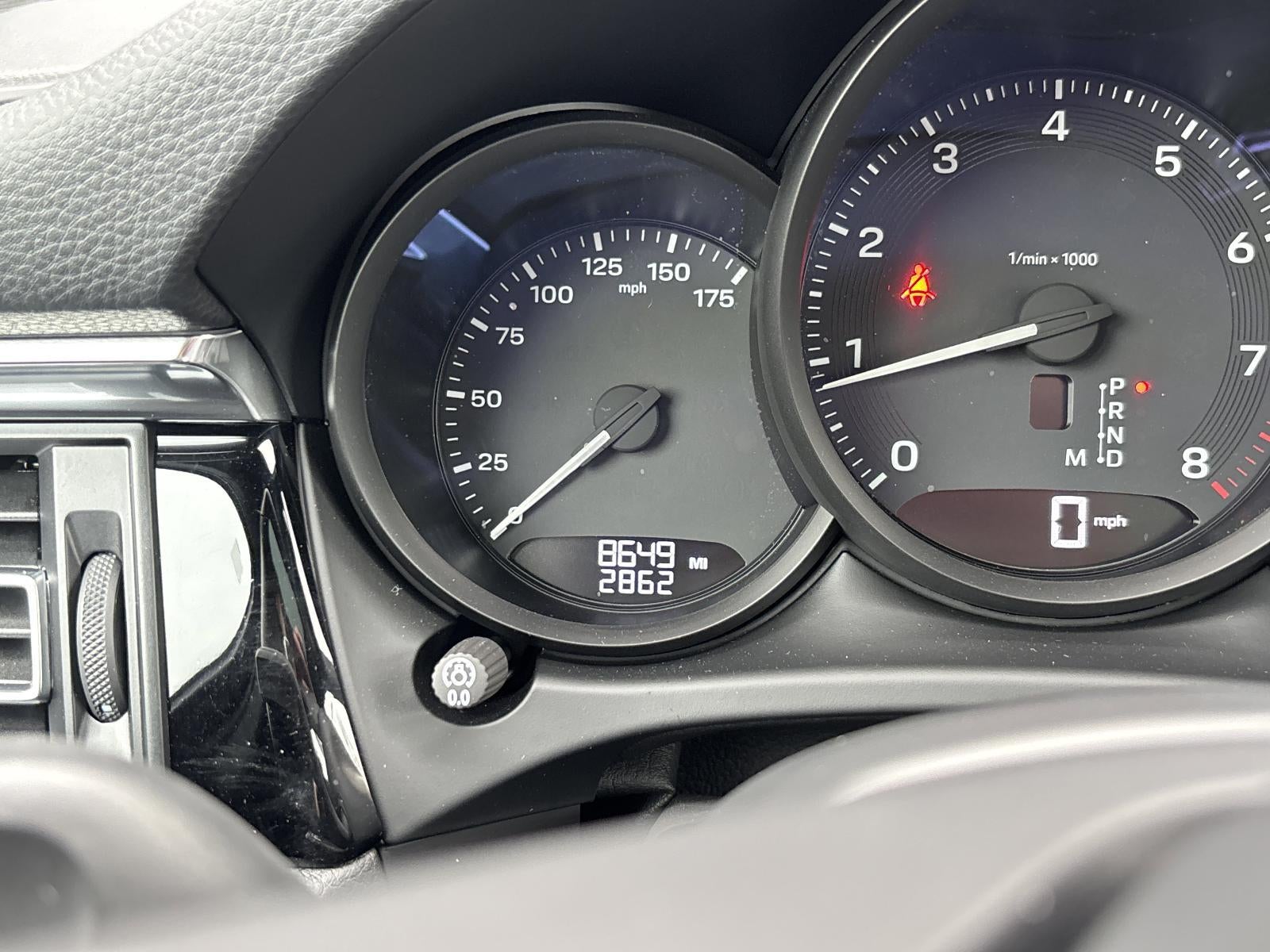 2025 Porsche Macan AWD