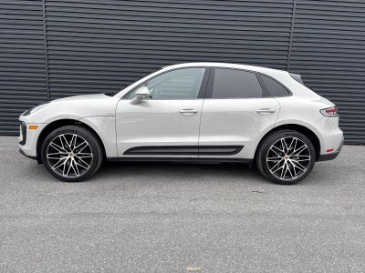 2025 Porsche Macan AWD