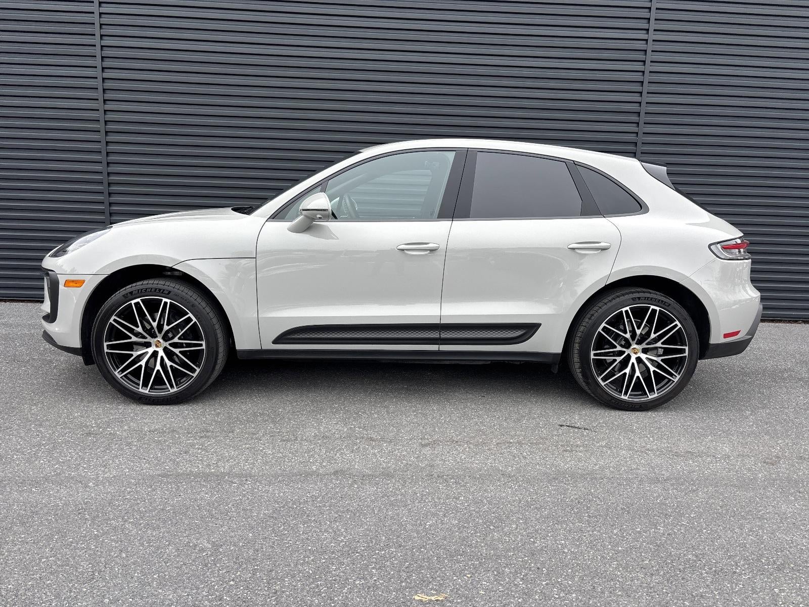 2025 Porsche Macan AWD