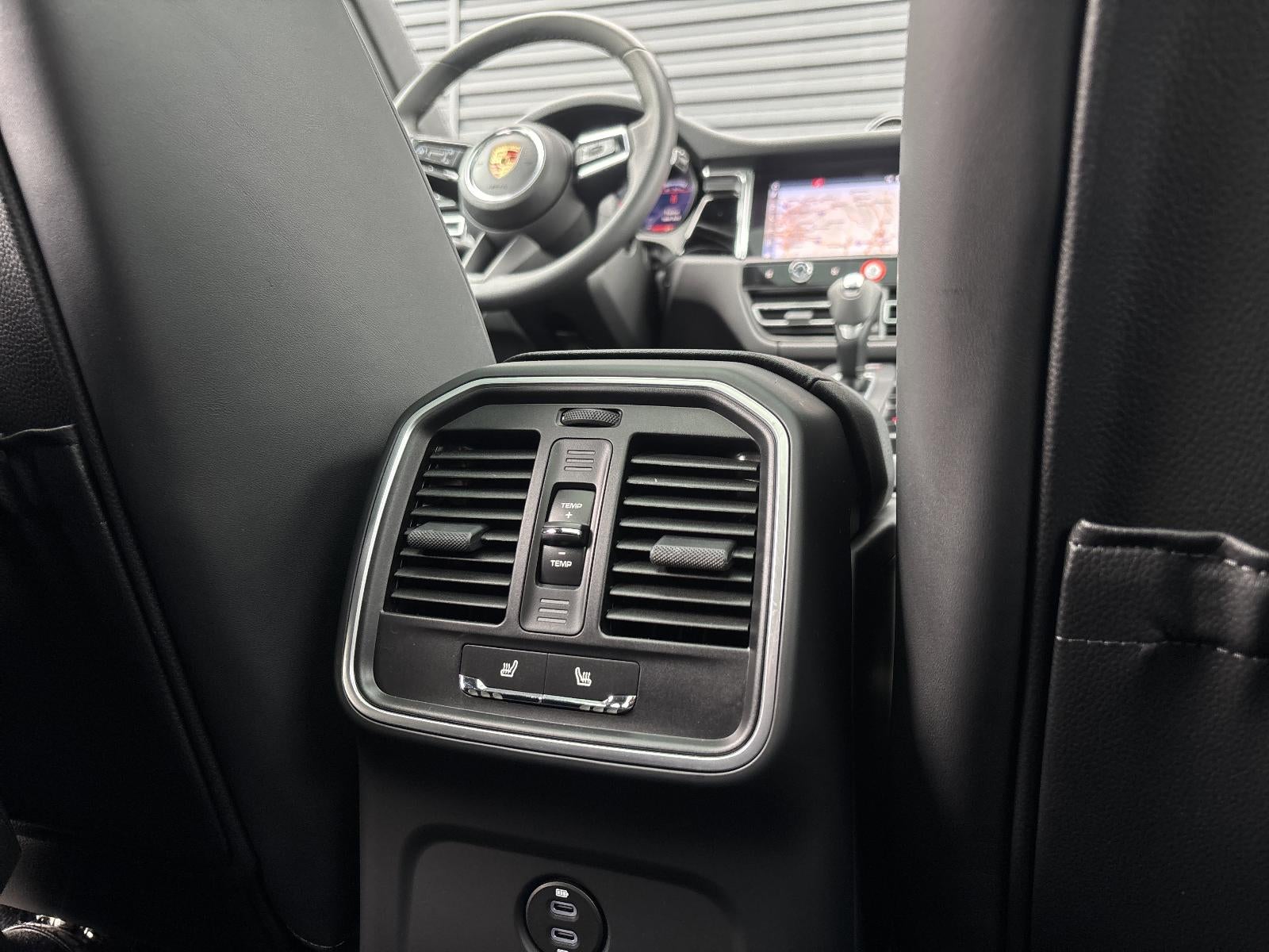 2025 Porsche Macan AWD