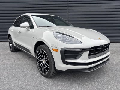 2025 Porsche Macan AWD