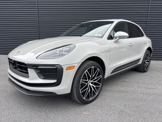 2025 Porsche Macan AWD