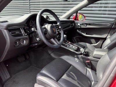 2025 Porsche Macan AWD