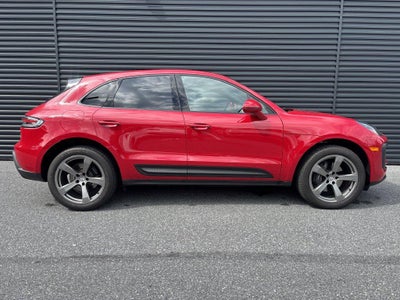 2025 Porsche Macan AWD