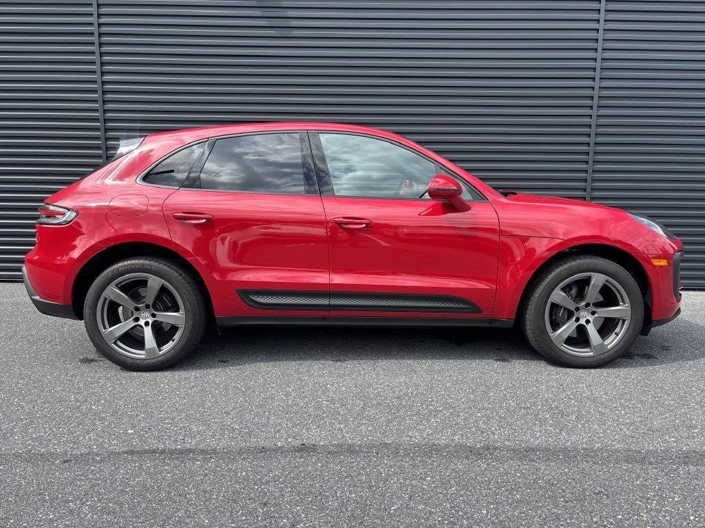 2025 Porsche Macan AWD