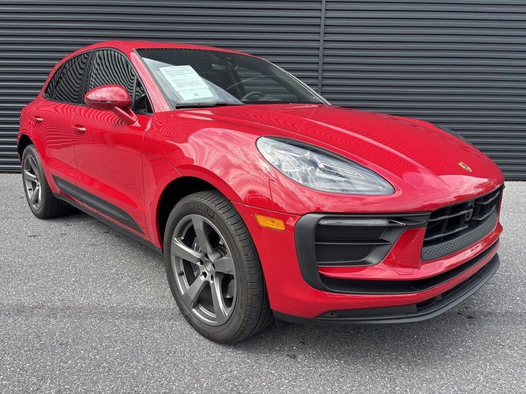 2025 Porsche Macan AWD