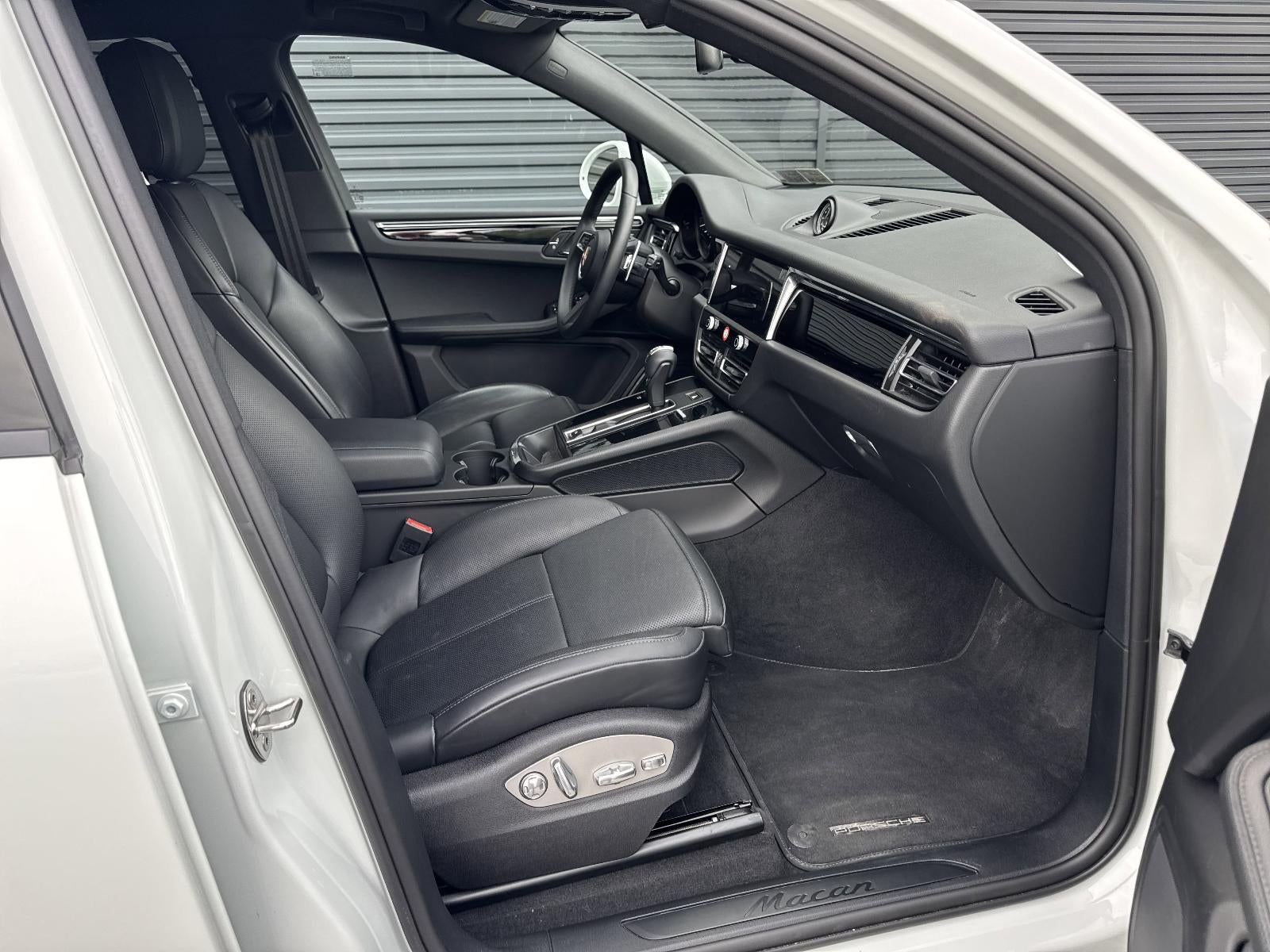 2025 Porsche Macan AWD