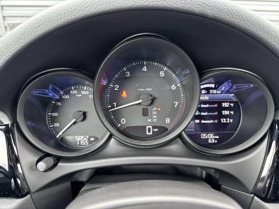 2025 Porsche Macan AWD