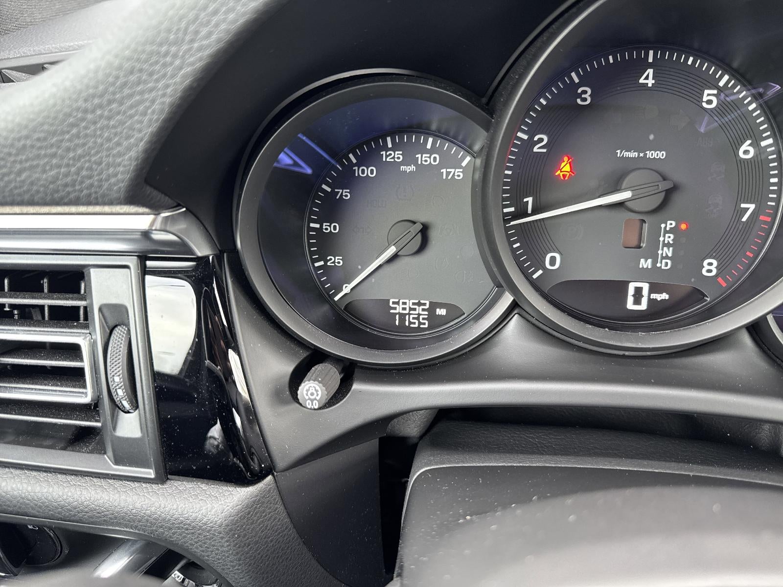 2025 Porsche Macan AWD