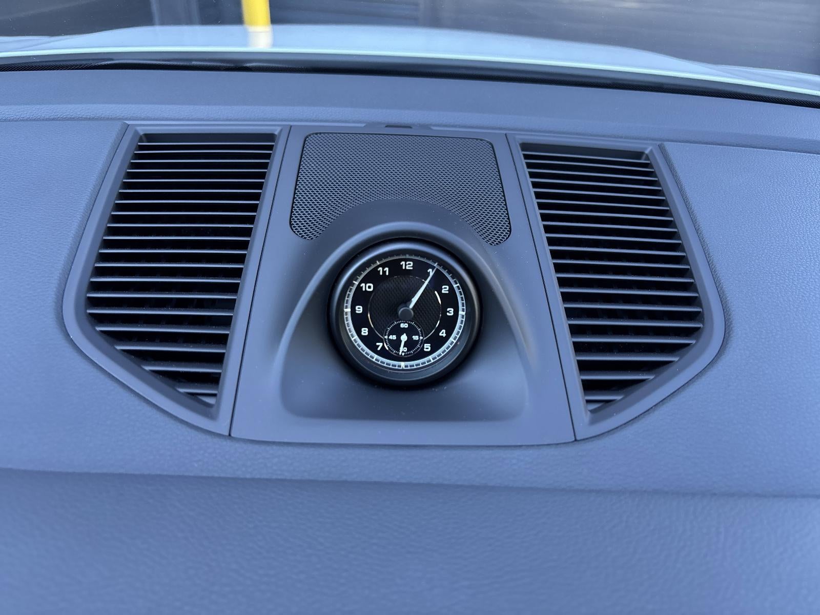 2025 Porsche Macan AWD