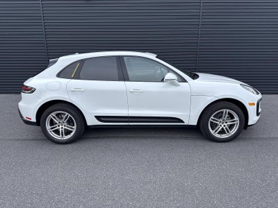 2025 Porsche Macan AWD