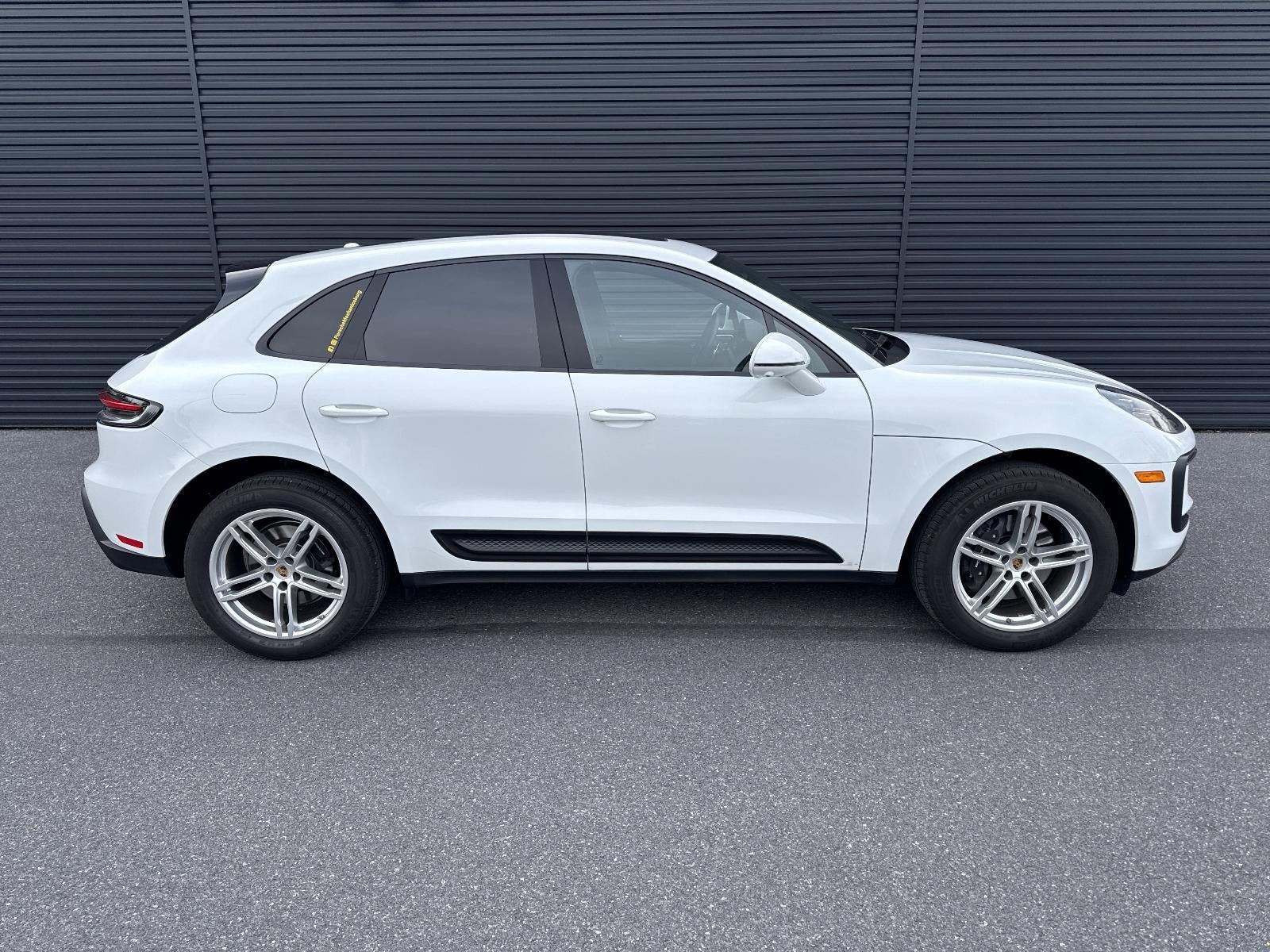 2025 Porsche Macan AWD