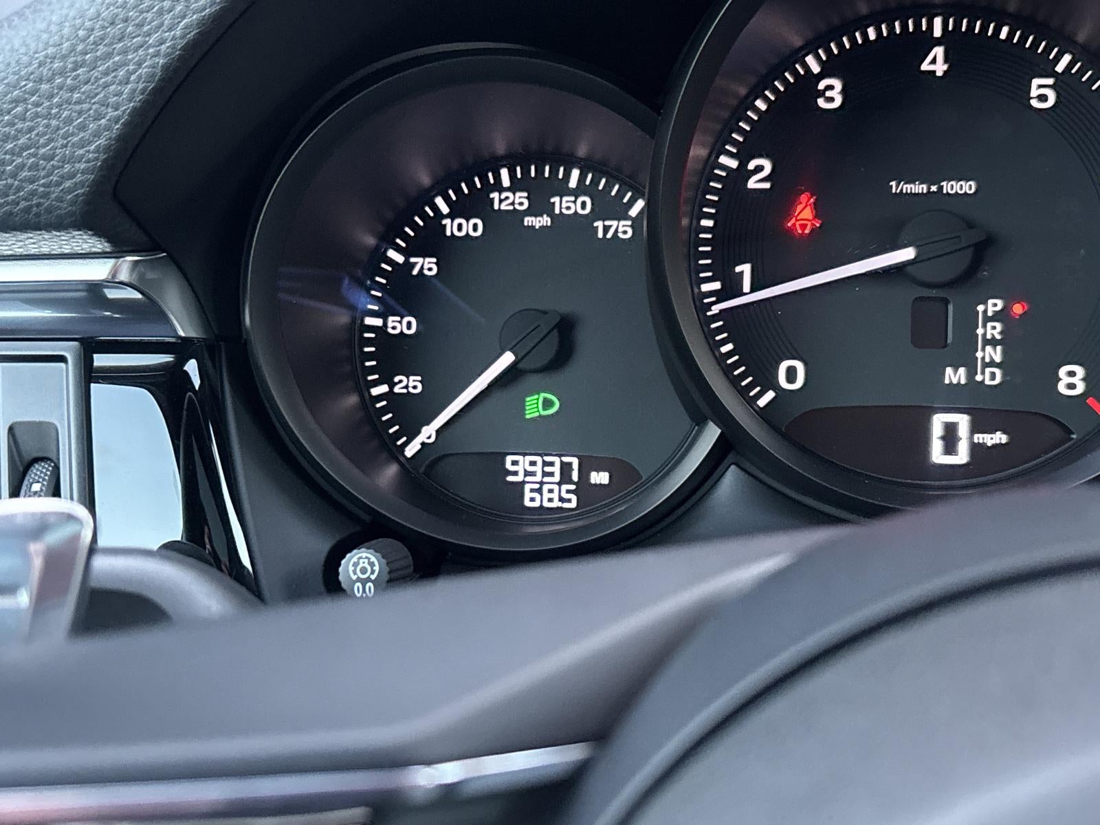 2025 Porsche Macan AWD