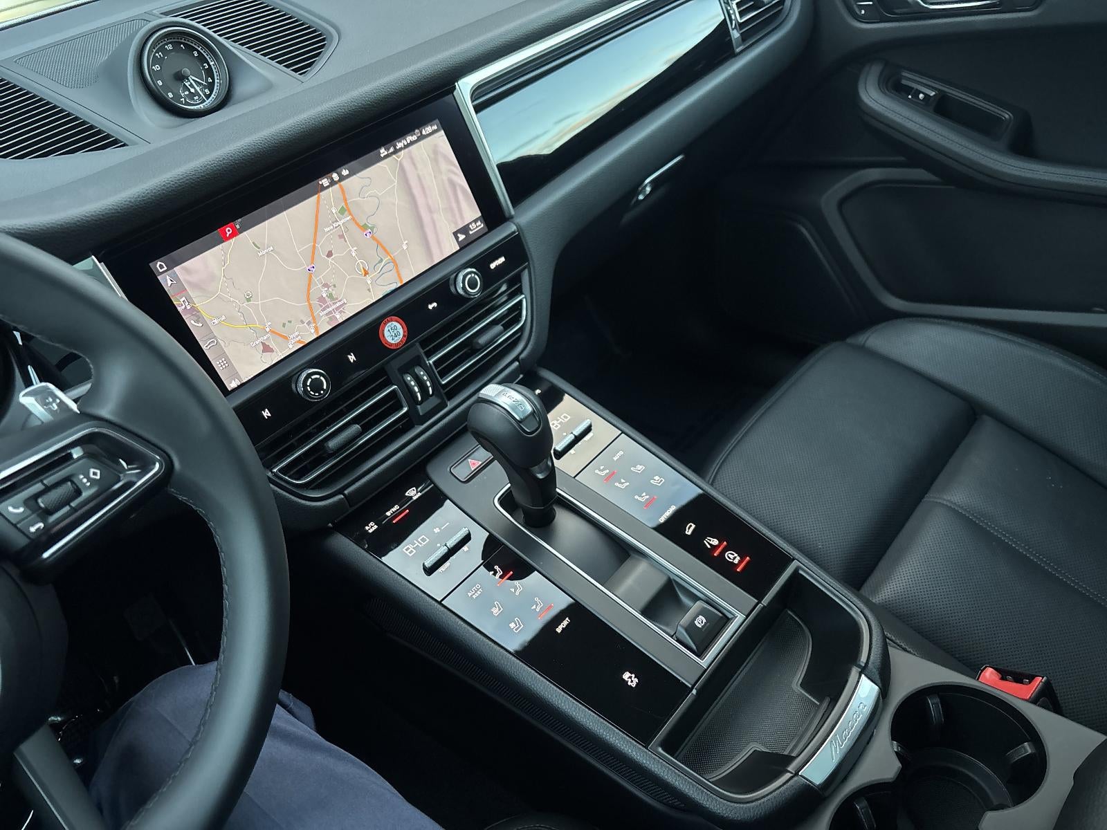 2025 Porsche Macan AWD