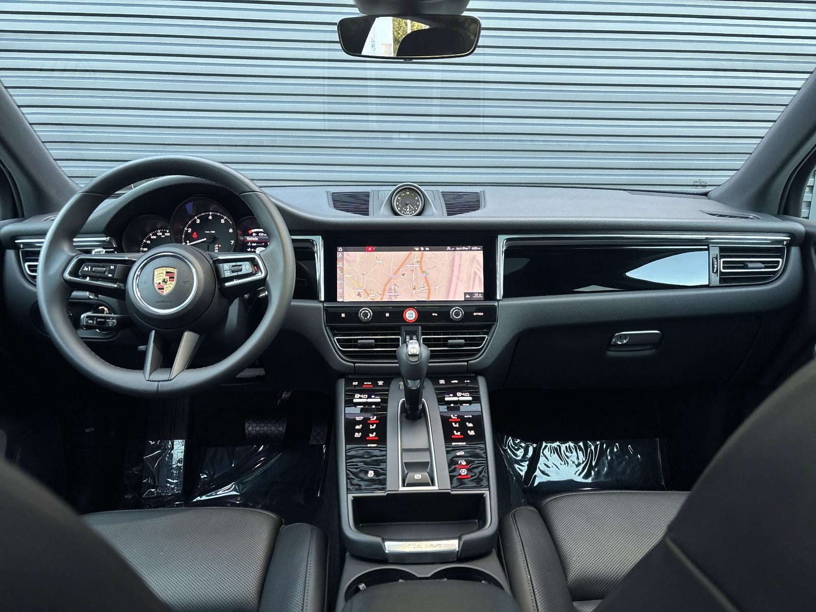 2025 Porsche Macan AWD