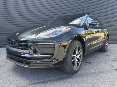 2025 Porsche Macan AWD